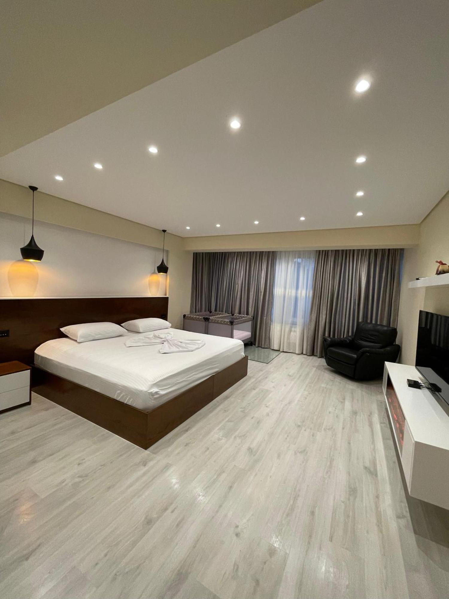 Home 12 Librazhd Экстерьер фото